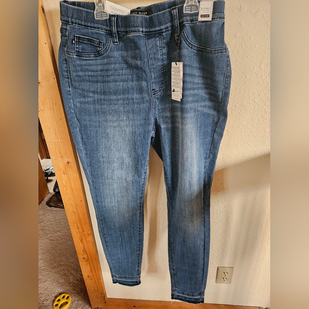 NWT Judy Blue  Skinny jeans